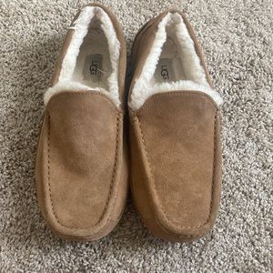 UGG Men’s Ascot Suede Slippers